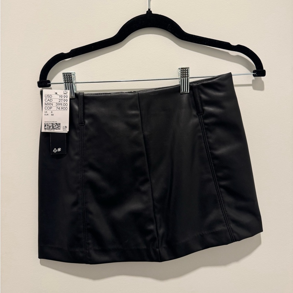 H&M Divided Faux Leather Mini Skirt Black | NWT Vegan Leather | Size 0
